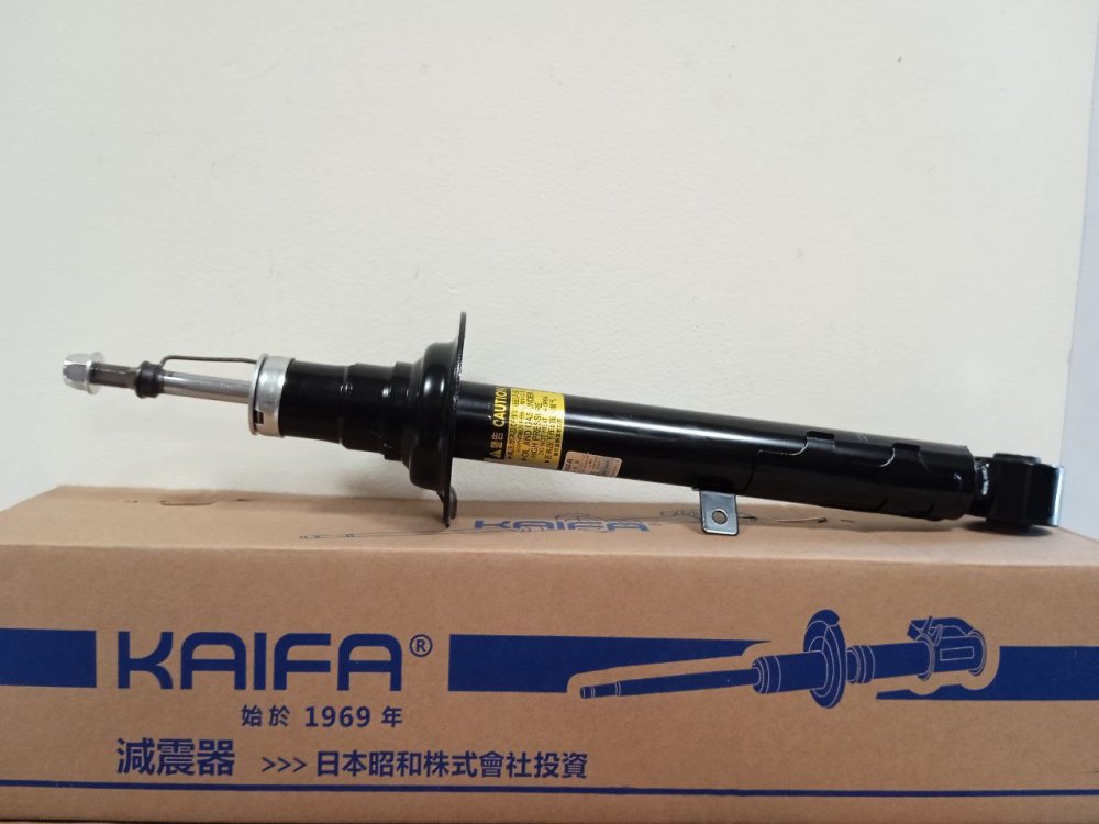 Амортизатор передний левый KAIFA TO3141L